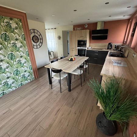 Le Relais De La Fontaine & Jacuzzi Villa Montcornet  Ngoại thất bức ảnh