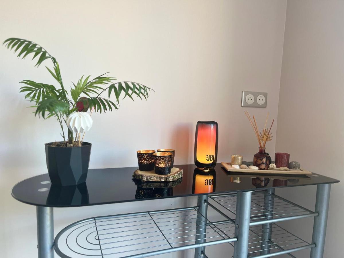 Le Relais De La Fontaine & Jacuzzi Villa Montcornet  Ngoại thất bức ảnh