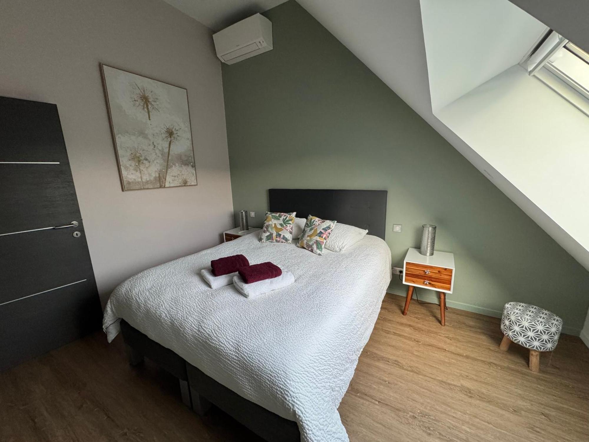 Le Relais De La Fontaine & Jacuzzi Villa Montcornet  Ngoại thất bức ảnh